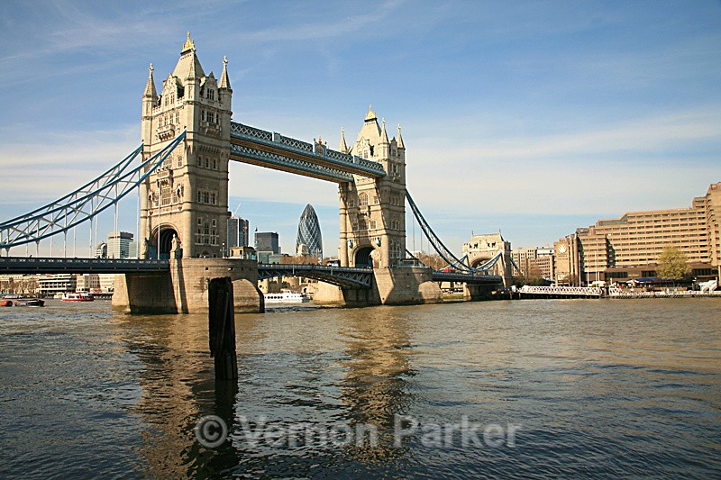 Tower Bridge London - Places