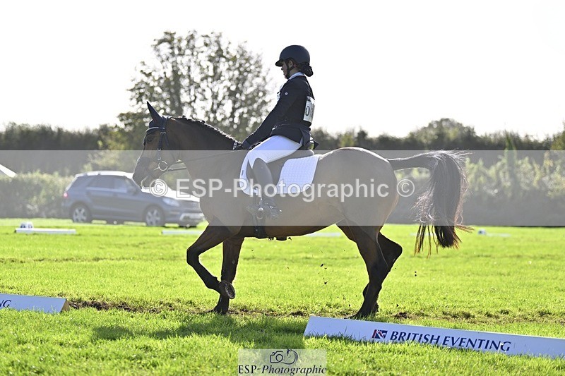 241025-120001-06979 - 373-Isabelle.Thwaite-BEACH.LADY