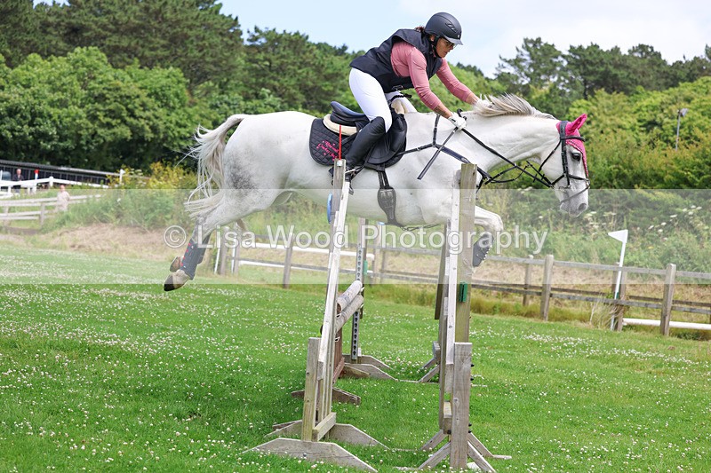 3E7A3532 - Class 6: Hawkins Motors Senior 1.00m Derby