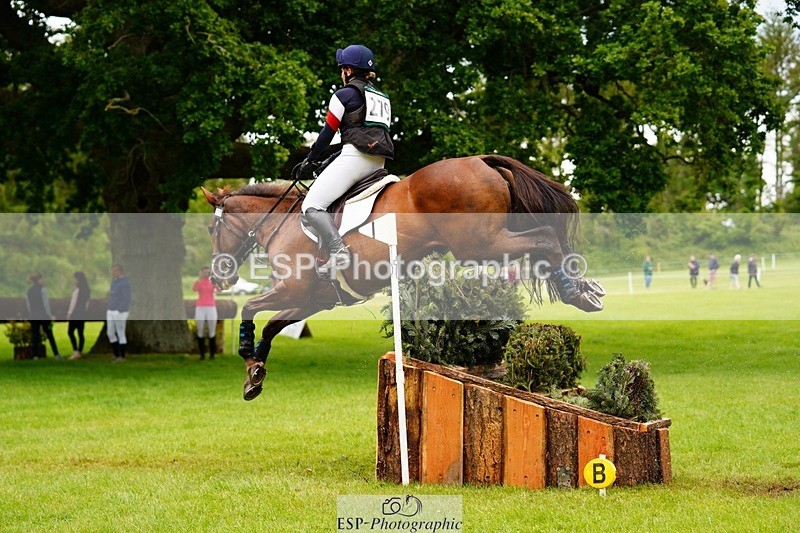 240525-165656-18954 - 279-MHF_LADY-Poppy_von_Maltzahn