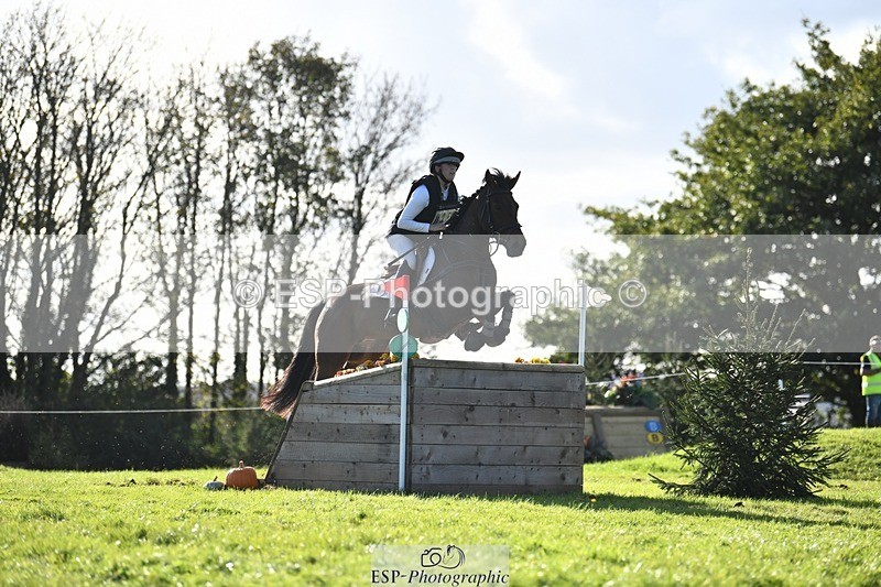 231022-150925-29123 - 352-GREANNANSTOWN.QUARRYMAN.GIRL-Grace.Taylor-XC