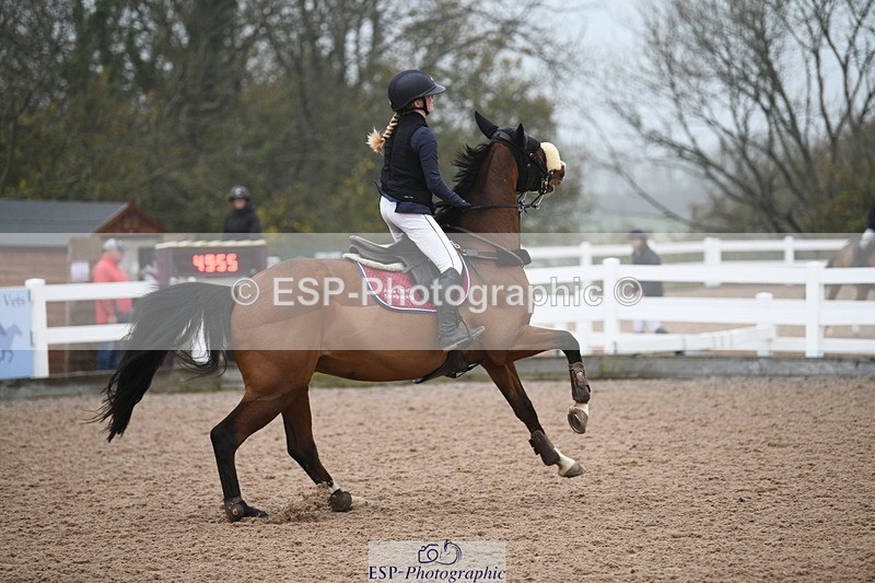 241103A-102335-07449 - SUN Cls 21 Snr Newcomers and 1.10m Open