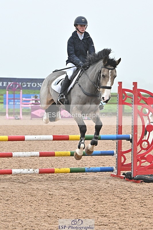 241103A-112317-07019 - SUN Cls 18 British Novice and 90cm Open