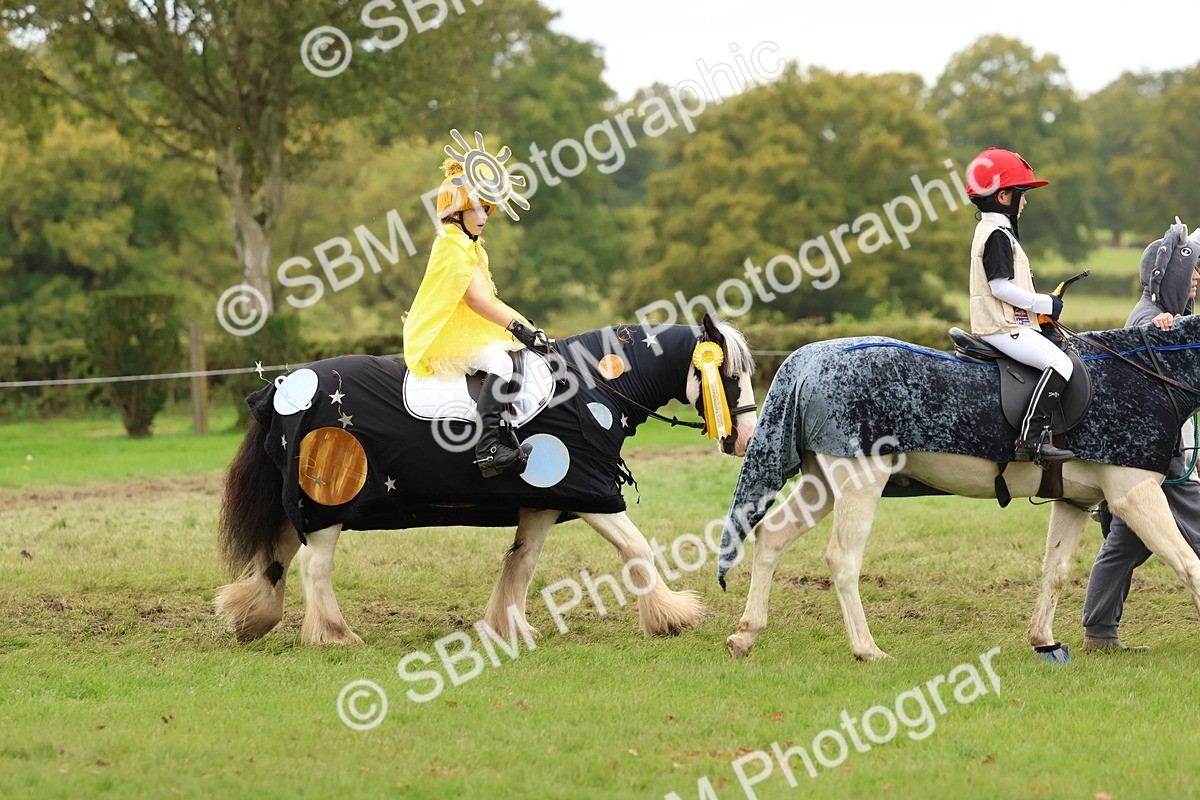 SBM_61737 - S37a - Fancy Dress Showing