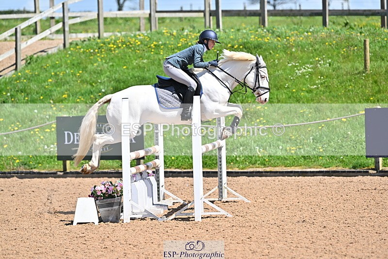 240504A-130600-01699 - Cls 4 Blue Chip Pony Newcomers & 1m Open