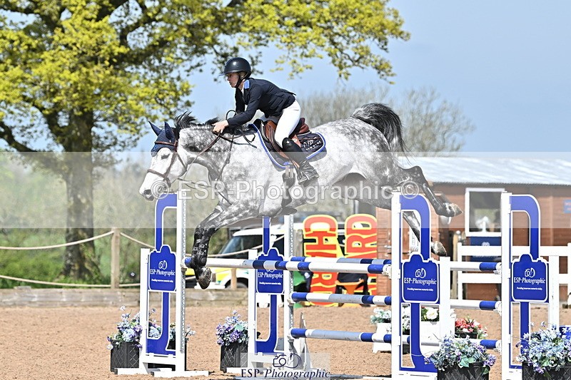 240509A-113200-01202 - Cls 9 Snr 1.20m Open