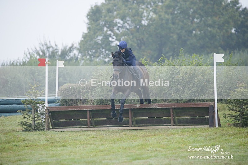 WWHT 171021 0005 - Novice Restricted (0.80m)  17/10/21