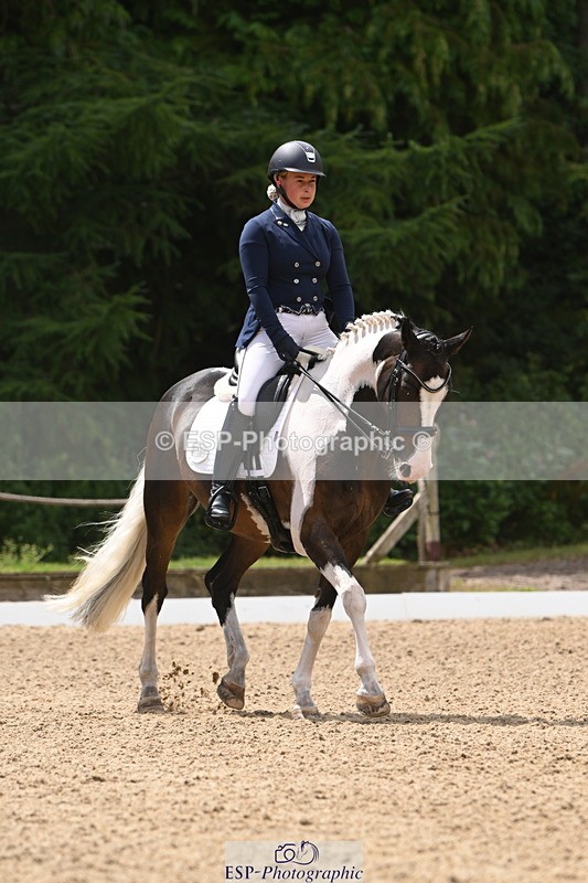 250720A-123549-10371 - 164-Dominique.Kinnaird-Perry-Pallas.Vanquish