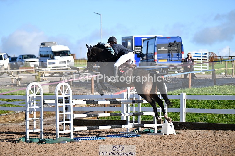 231110A-131836-00517 - Cls 5 Newcomers & 1.10m Open