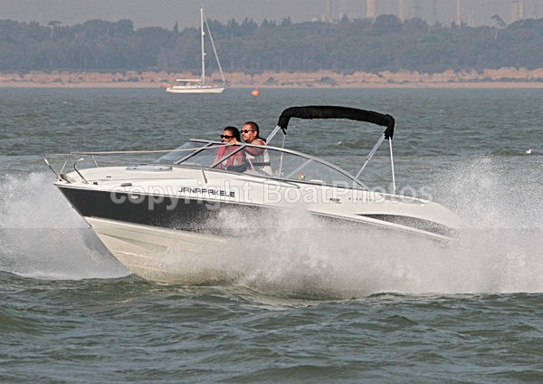 111001 JANAPAKELE IMG_0594 - Speedboats