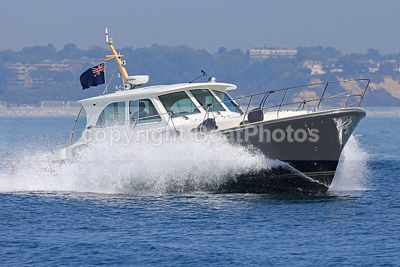 180506 STILL CALM 1Y3A9228 - Motorboats - Hardtop