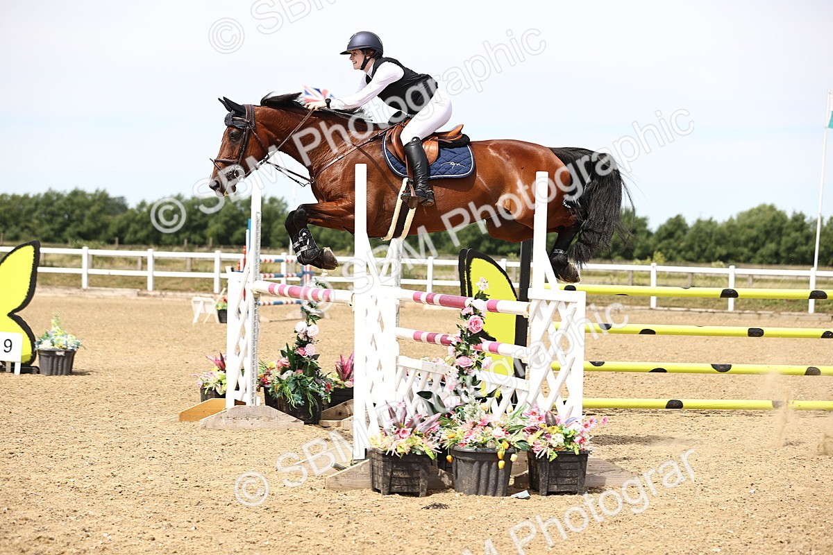 SBM_000537 - Class 15 - Redpost Equestian Senior Foxhunter - 1.20m