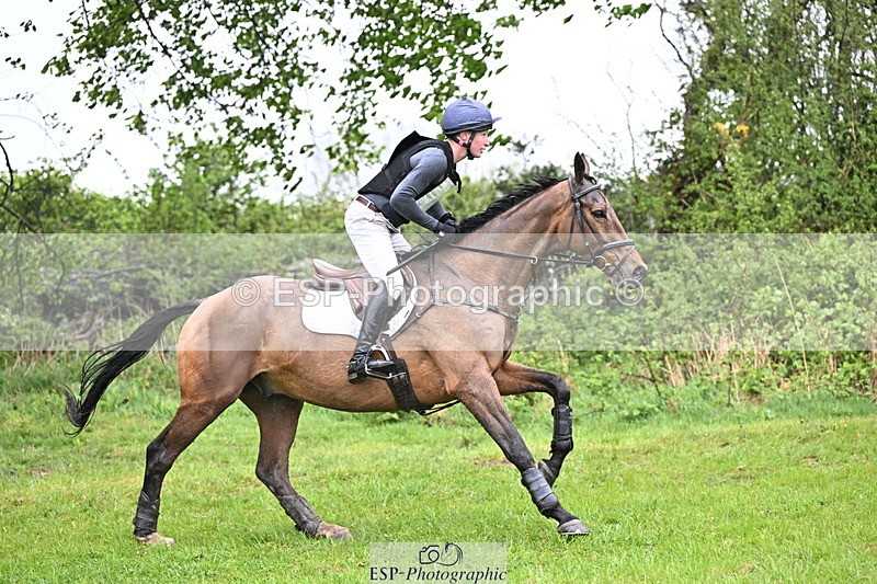 250418-123932-03066 - 025-Oliver.Thompson-HOLD.ME.TIGHT