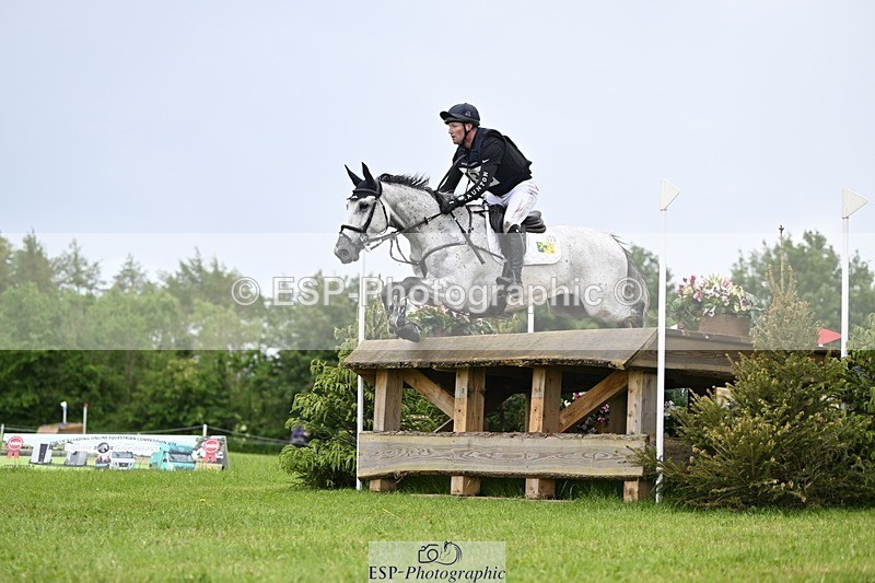 240526-125027-21792 - 433-EN_TARO_DES_VERNIER-Oliver_Townend