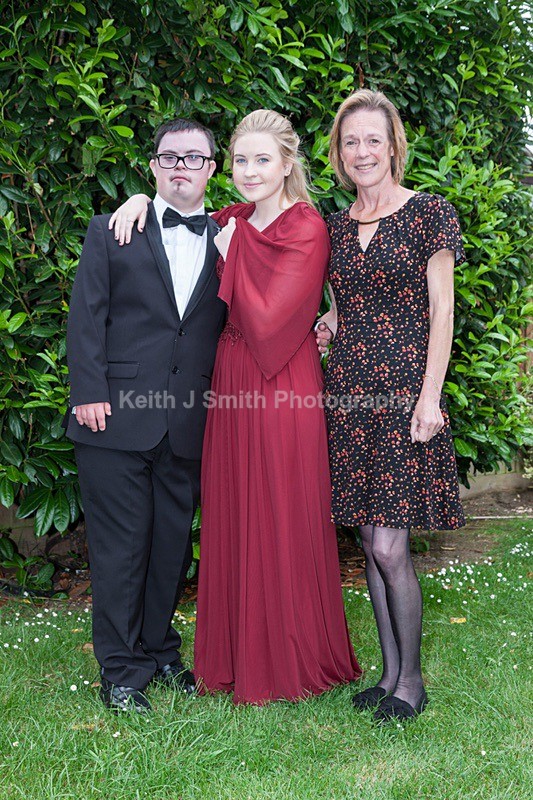 7SKJ0288 - Katie Doyle and friends Pre Prom