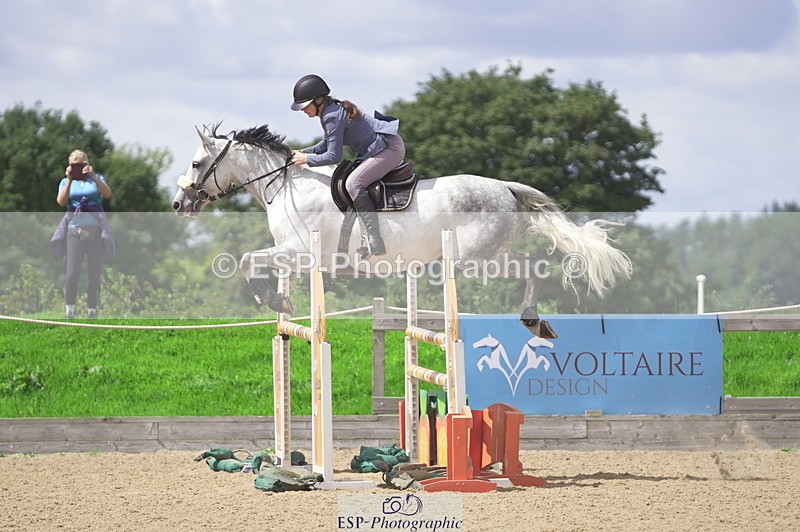 230806A-130800-02138 - Cls 14 Snr Foxhunter & 1.20m Open
