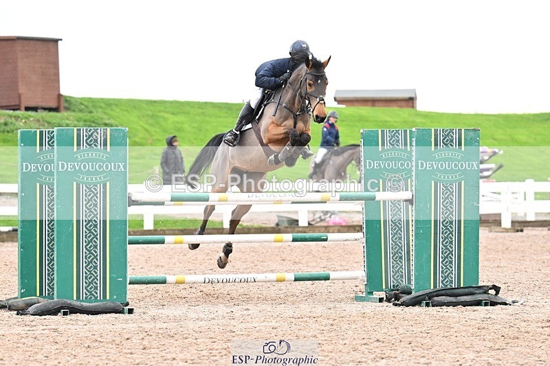 251206-134854-01186 - Cls 13 Snr Foxhunter and 1.20m