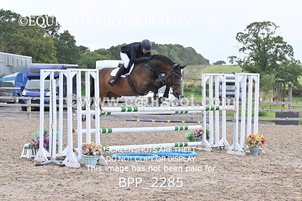 BPP_2285 - CLASS 4  FRI Senior Newcomers/ 1.10m Open