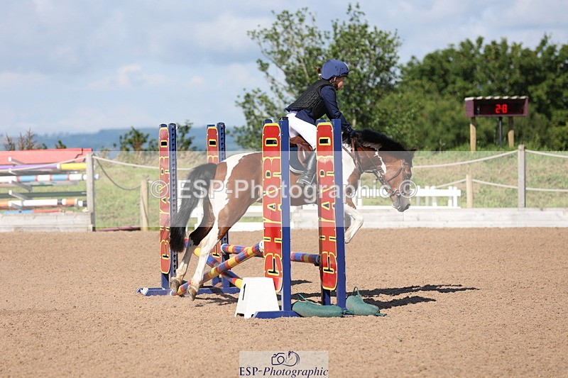 240714A-092207-01530 - Cls 1&2 128cm 10yrs & 70cm Open