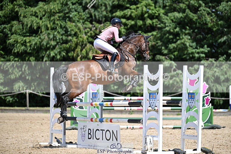 260705A-143328-20395 - Cls 52 Snr 1m 05 GP Jump Off