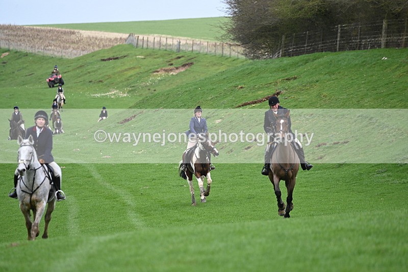 WJ6_9249 - Line Three