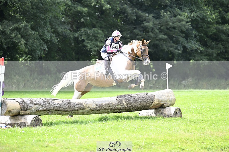 240804-152940-18272 - 657-Althea_Bleekman-SHOVERN_ON_ICE