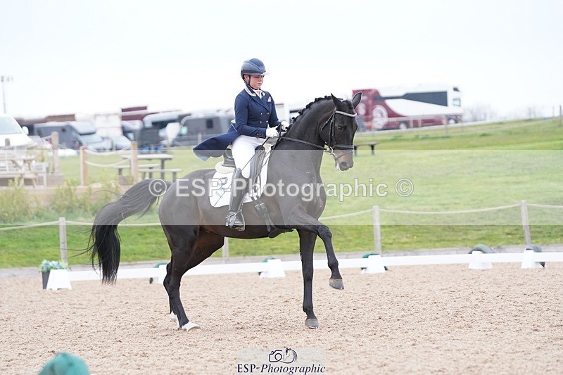 250403-161200-03259 - 003-Abbie.Newbury-Seagry.Firstamour