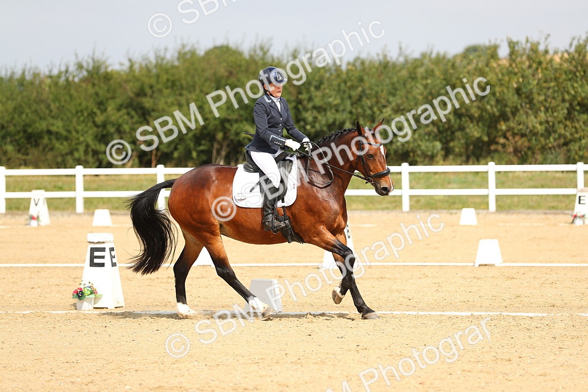 SBM_016476 - Class 13 - Novice 23 - 11.25-12.35