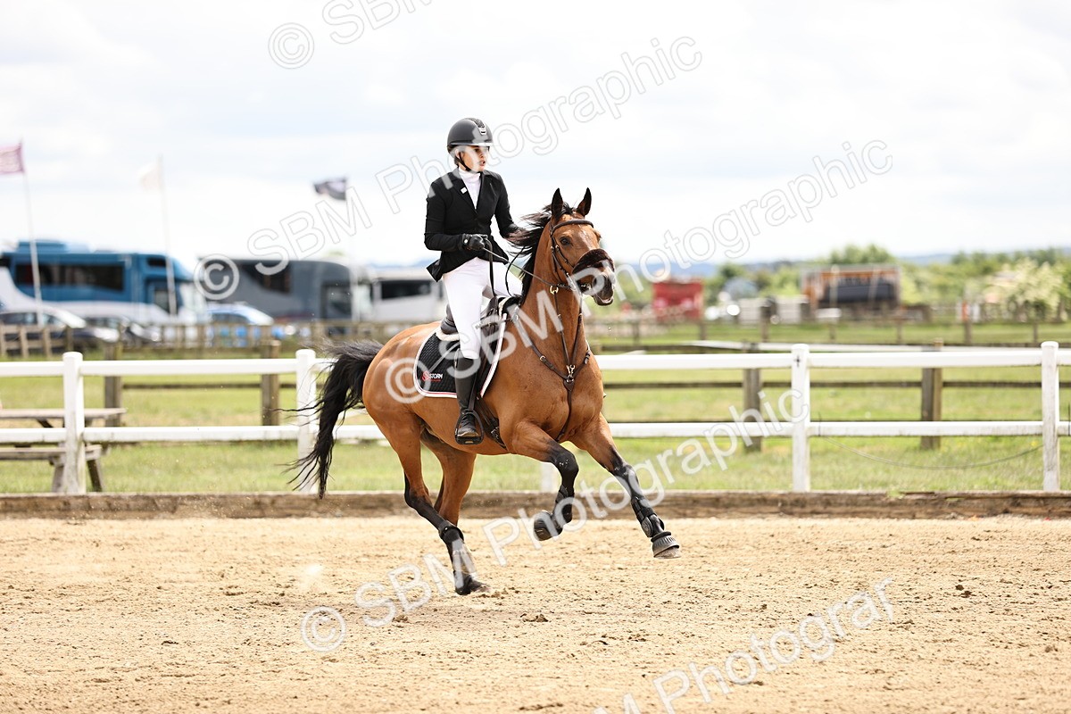 SBM_003233 - Class 11 - Senior Newcomers - 1.10m