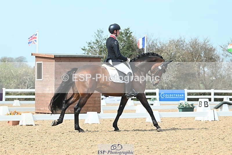 250403-121207-02258 - 048-Angus.Corrie-Deane-Maigret.VD.Watermolen