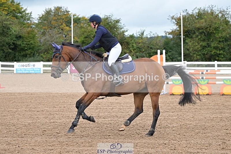 240925A-105057-00136 - Cls 1 British Novice and 90cm Open