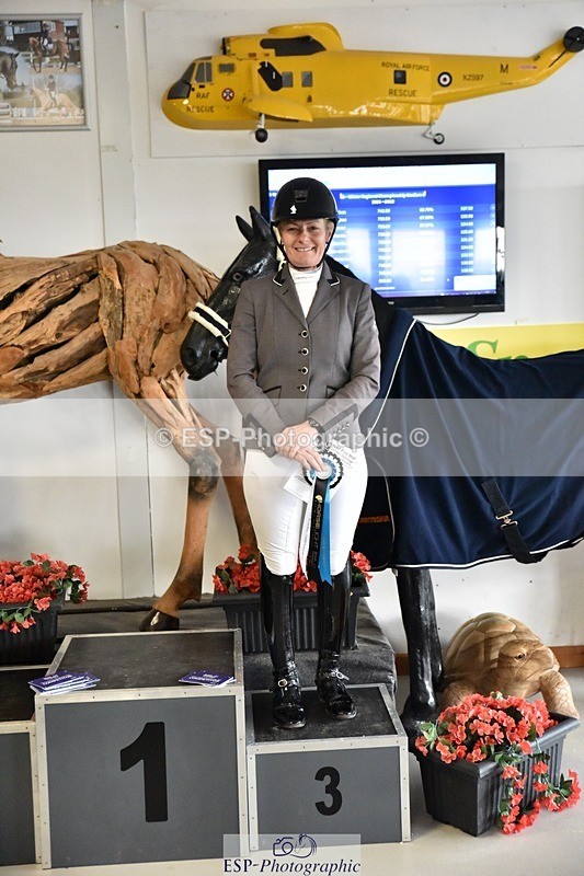 250215-153710-04476 - Medium Gold Presentations