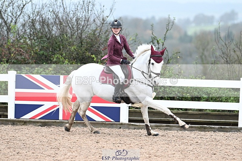 231118A-140953-03301 - Cls 9 Foxhunter & 1.10m Open