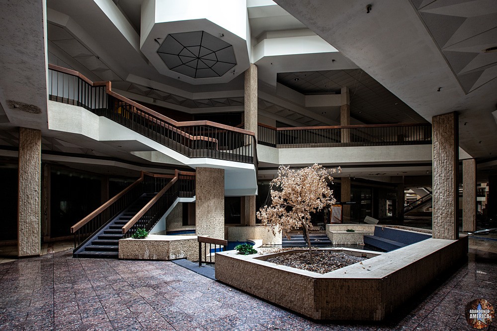 - Randall Park Mall