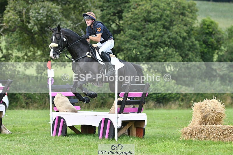 240804-155156-17774 - 616-Max_Forster-HEVANS_ROYAL_REVOLUTION