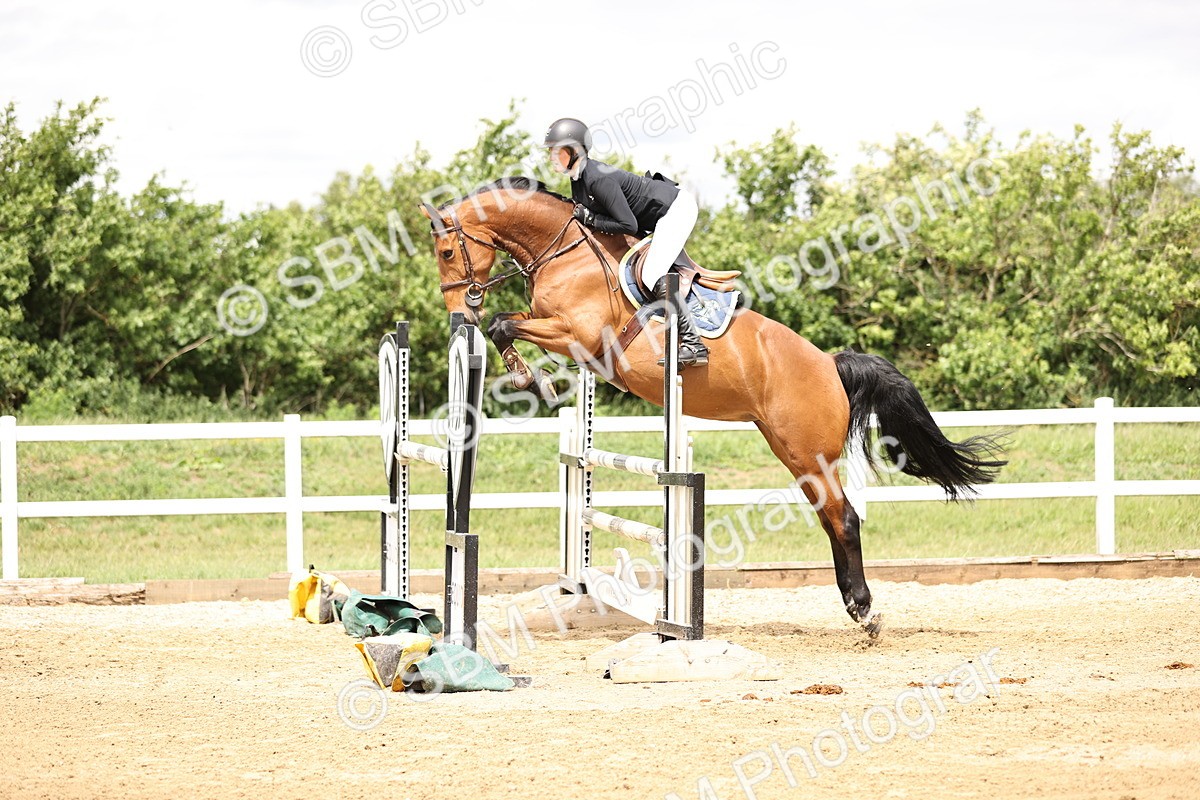 SBM_003240 - Class 11 - Senior Newcomers - 1.10m