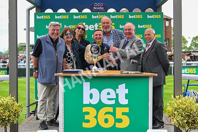 240525-Race 3-Old Is Gold-1037 - Race 3