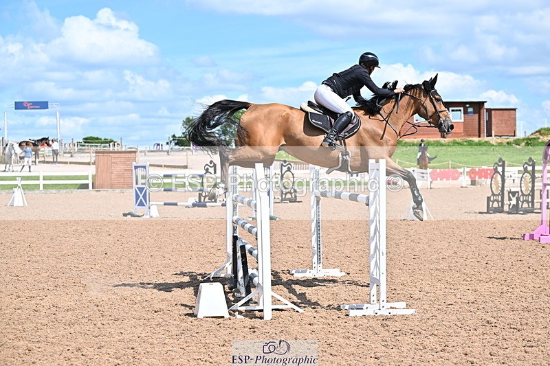 240619A-152639-00812 - Cls 5 Snr Foxhunter and 1.20m Open