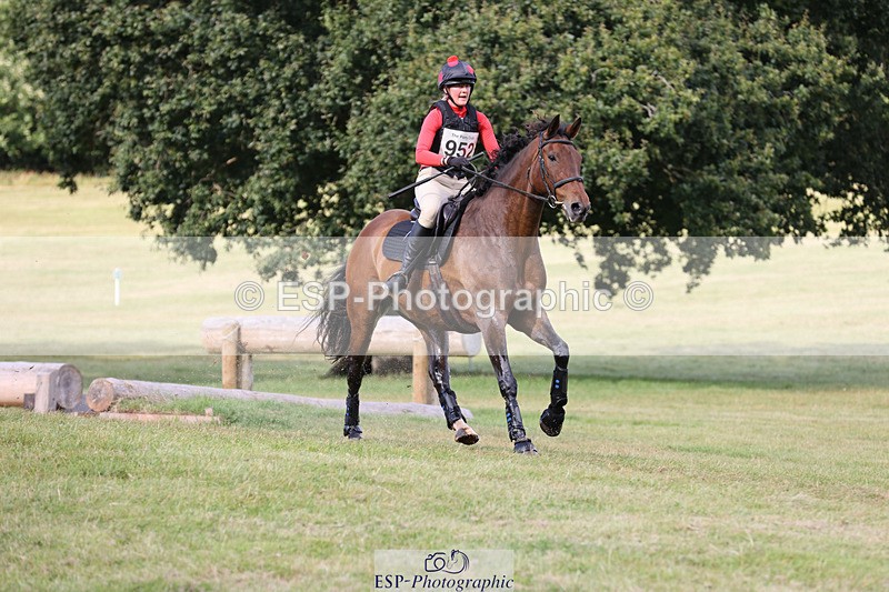 240825X-171000-37869 - 80cm XC 16.30 to 17.30