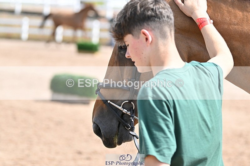 240717A-151907-02751 - Trot Up 3pm to 4pm