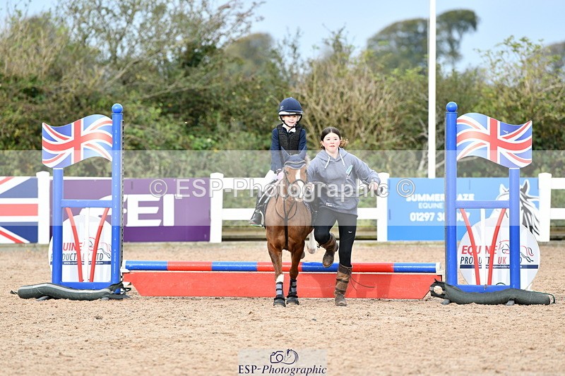 241013B-102215-00357 - Cls 2c 40cm Lead Rein