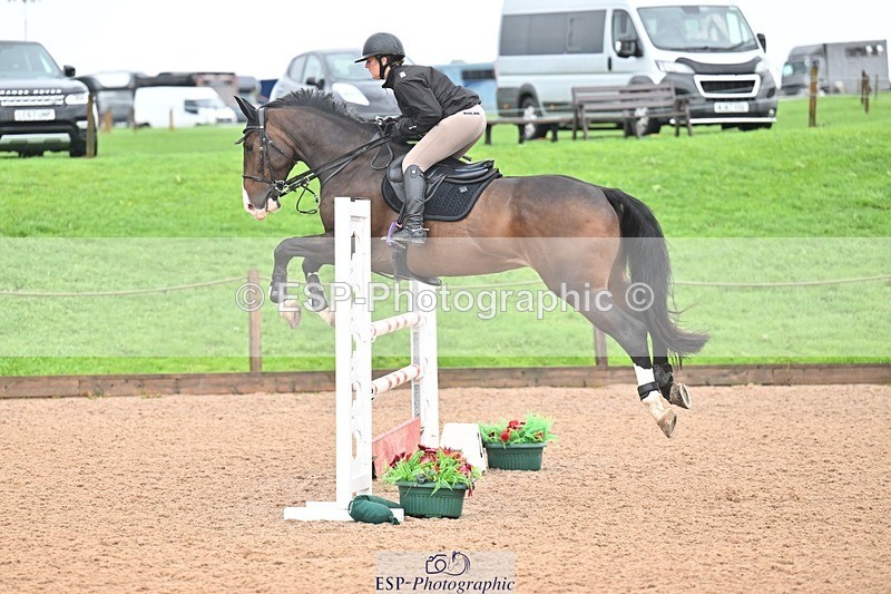 251003-132623-01113 - Cls 3 Foxhunter and 1.20m