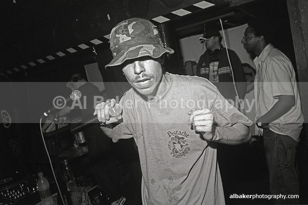 02 - Friends-&-Family @ the-roadhouse 02.10.04