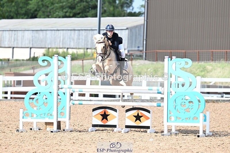 260627-173030-05761 - Cls 27 Foxhunter and 1.10m