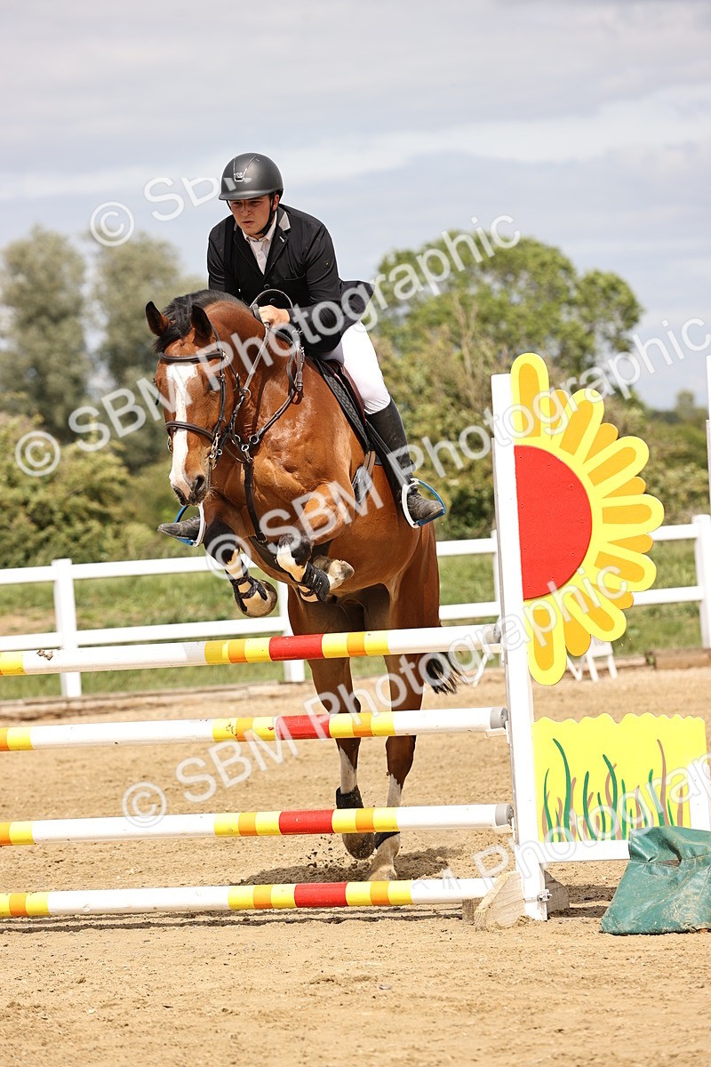 SBM_003423 - Class 11 - Senior Newcomers - 1.10m