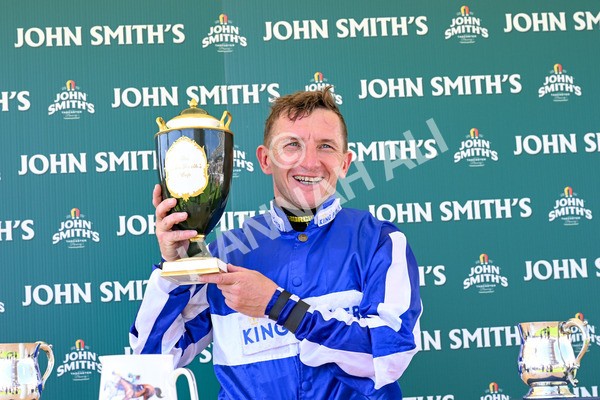120725-Race 3-Fox Legacy-0318 - Race 3 3.10pm John Smith's Cup Handicap