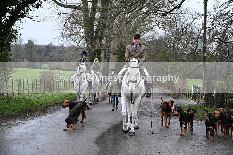 WJ7_9360 - Walk out..