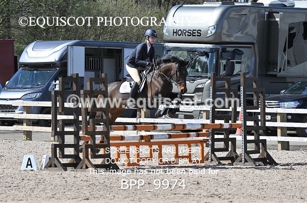 BPP_9974 - CLASS 19 SUN Senior British Novice/ 90cm Open