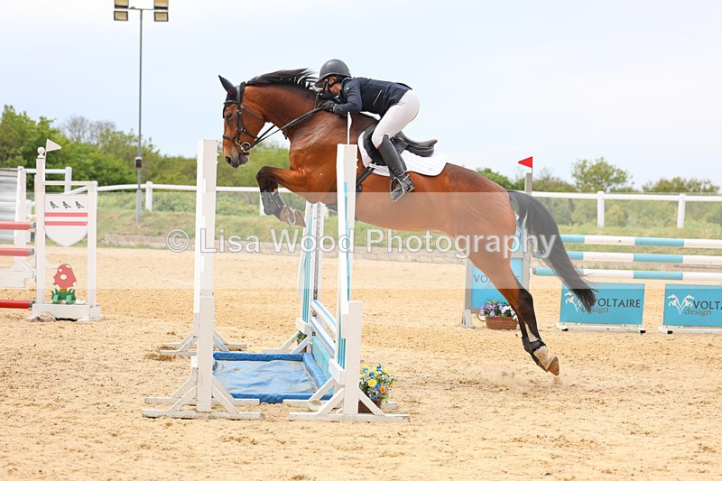 3E7A9427 - Class 8: Senior Newcomers/1.10m open