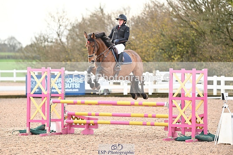 241206-095818-00129 - Cls 2 British Novice and 90cm Open